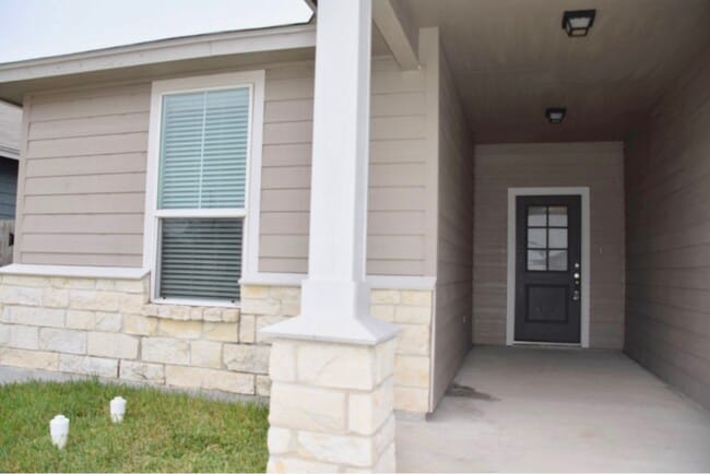 Building Photo - 9529 Sedalia Trl