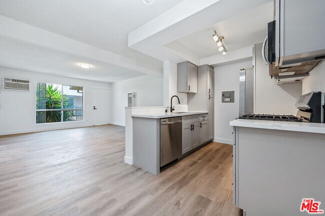 Foto del edificio - 5700 Ackerfield Ave