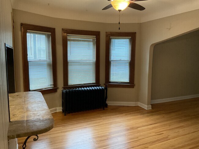 Building Photo - 2097 Fairmount Ave