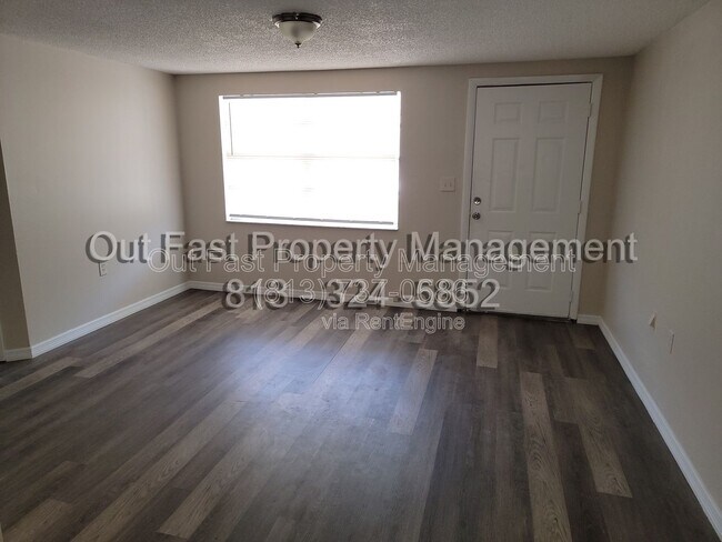 Building Photo - 8400 Sunnydale Dr