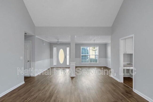 Foto del edificio - 455 Trelawney Cir