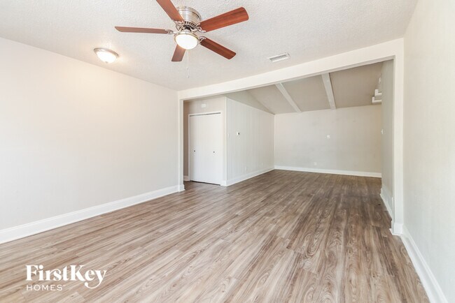 Building Photo - 1406 Ridgecrest Dr