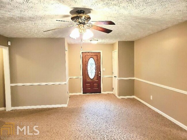 Building Photo - 135 Old Lantern Dr