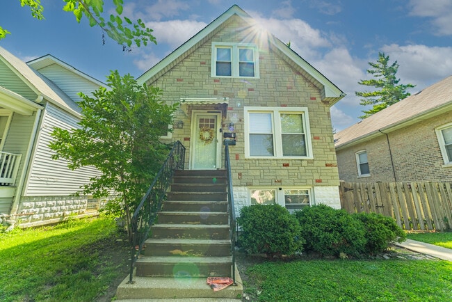 Foto del edificio - 1327 S Harvey Ave