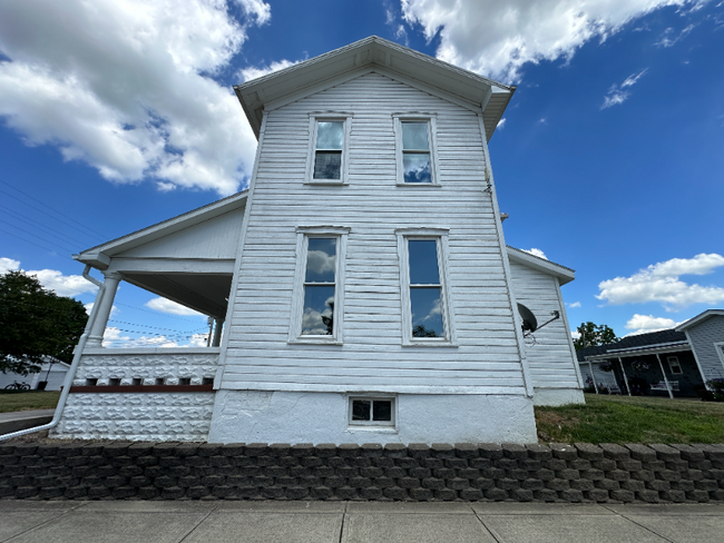 Building Photo - 403 S Main St