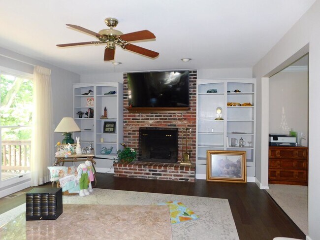 Foto del edificio - 2833 Hilly Haven Ct