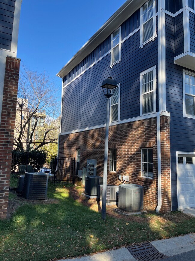 Foto del edificio - 1616 Walnut View Dr