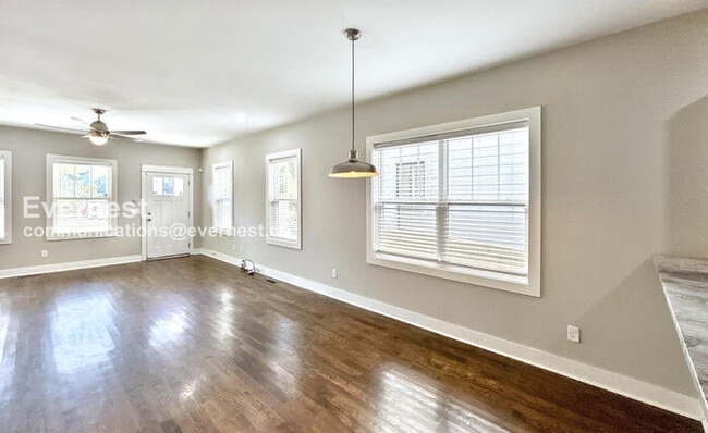 Foto del edificio - 1806B 7th Ave N