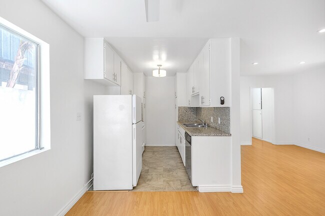 Building Photo - 3901 Tilden Ave