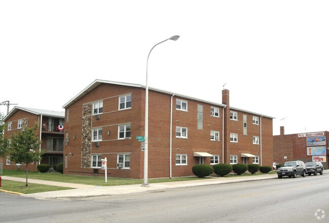 Foto del edificio - 6251-6255 S Mason Ave