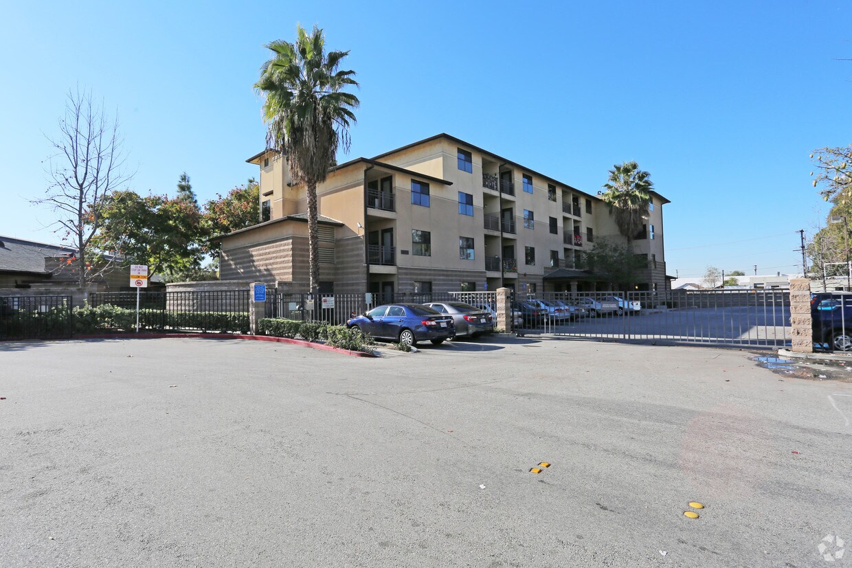 Foto principal - Garvey Senior Apartments