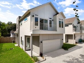 Building Photo - 861 Prosper St