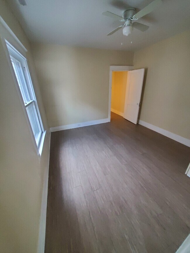 Foto del edificio - "2-Bedroom Duplex Home in Louisville with ...