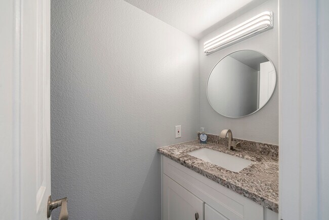 Powder room - 41 Ridgecrest