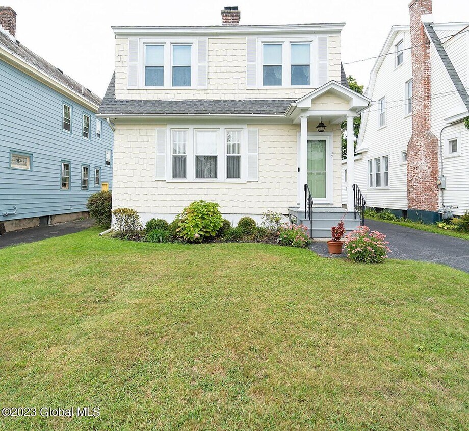 39 Pinewood Ave, Albany, NY 12208 House for Rent in Albany, NY