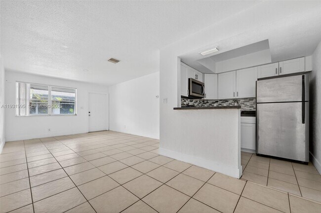 Foto del edificio - 5842 NW 23rd St