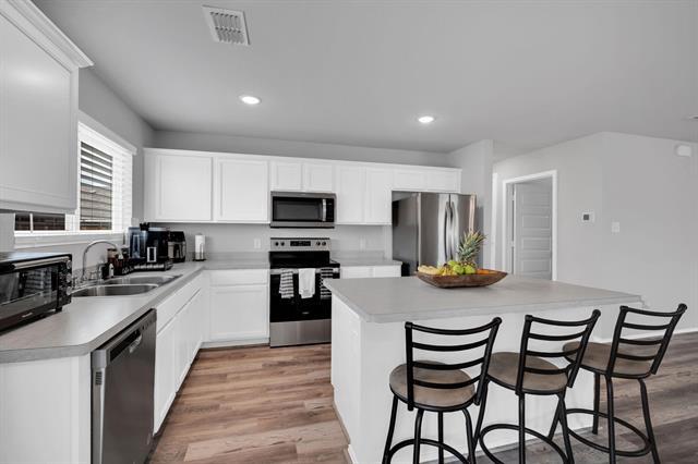 Foto del edificio - 613 Mayfield Dr