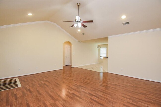 Building Photo - 231 S Lantana Cir