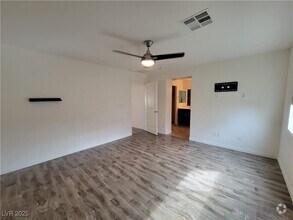 Building Photo - 10537 Seasonable Dr