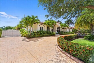 Building Photo - 16601 SW 87th Ct
