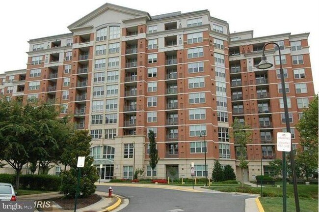 Building Photo - 11760 Sunrise Valley Dr