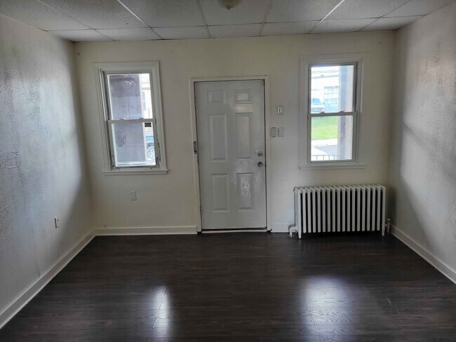 Building Photo - 534 3rd St