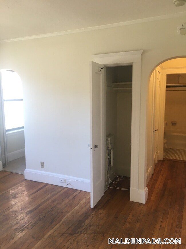 Foto del edificio - 349 Pleasant St