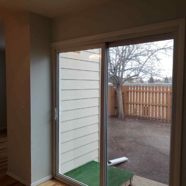 Foto del edificio - 1625 Longbow Ct