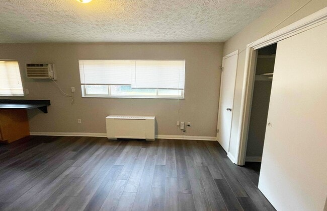 Building Photo - 555 Lowell Ave