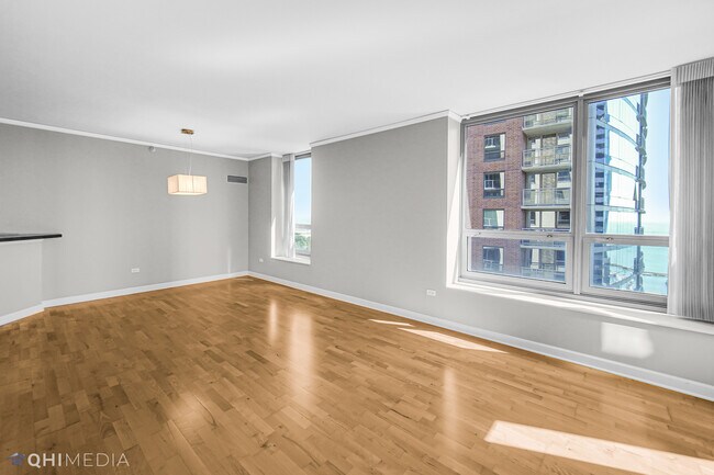 Building Photo - 420 E Waterside Dr