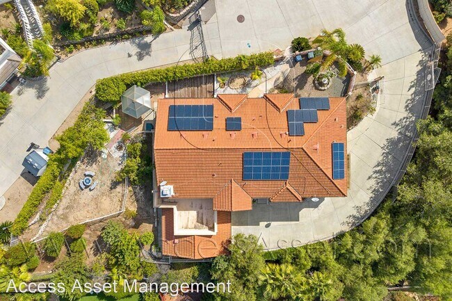 Foto del edificio - 5 br, 3 bath House - 1744 Paradise St