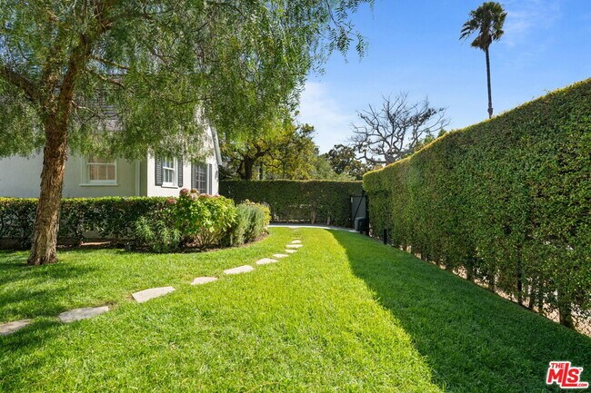 Building Photo - 234 N Ridgewood Pl