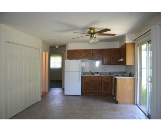 Kitchen/Dining Area - Deerfield Woods