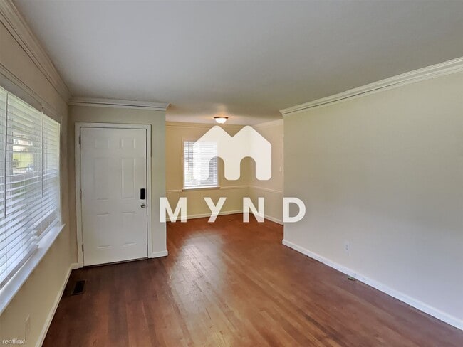 Building Photo - 3 br, 1 bath House - 742 Quaker St