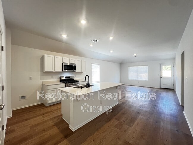 Foto del edificio - 3433 Little Creek Dr