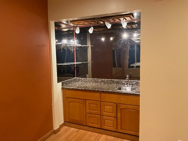 Wet Bar - 23057 Cricket Hill Rd