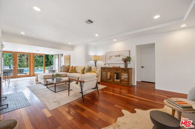 Foto del edificio - 3964 Goodland Pl