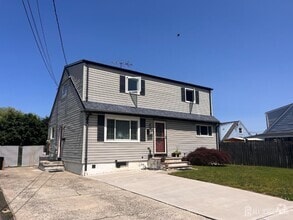 Building Photo - 14 Barkalow St
