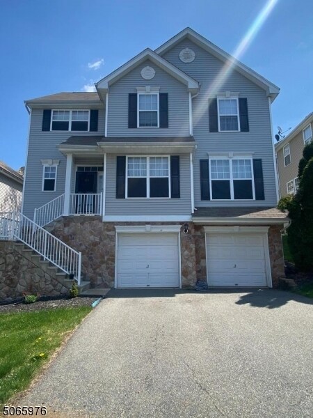 Building Photo - 313 Winding Hill Dr