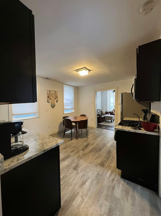 Photo - 1916 N Rockwell St Apartment