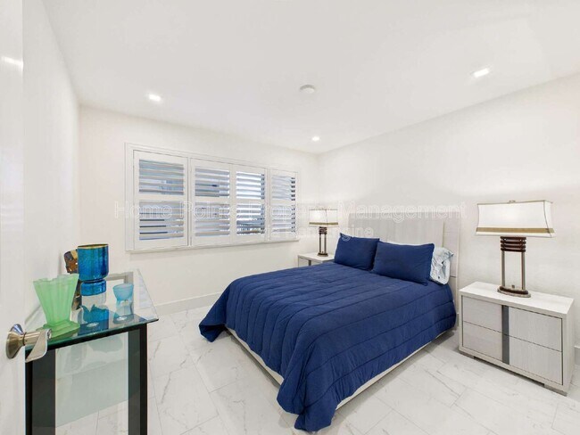 Foto del edificio - 25870 Hickory Blvd