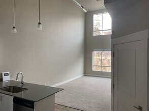 Building Photo - 5072 N University Ave