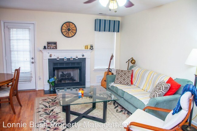Building Photo - 3 br, 2.5 bath House - 700 Skipwith Rd