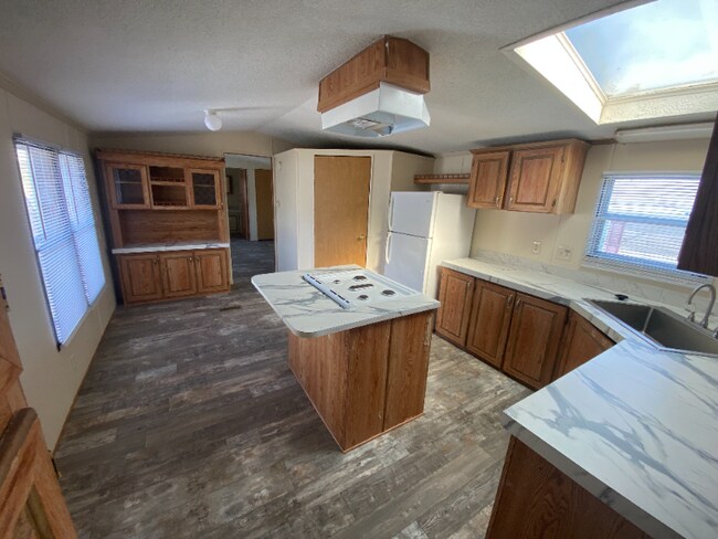 Foto del edificio - 4215 Deems St