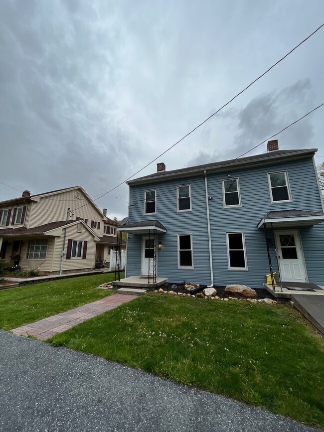 Building Photo - 217 Pine Grove Rd