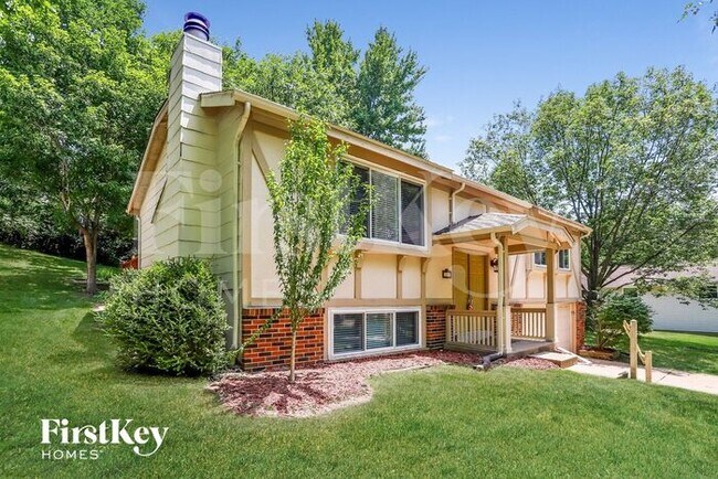 Building Photo - 1032 Shadowoak Dr