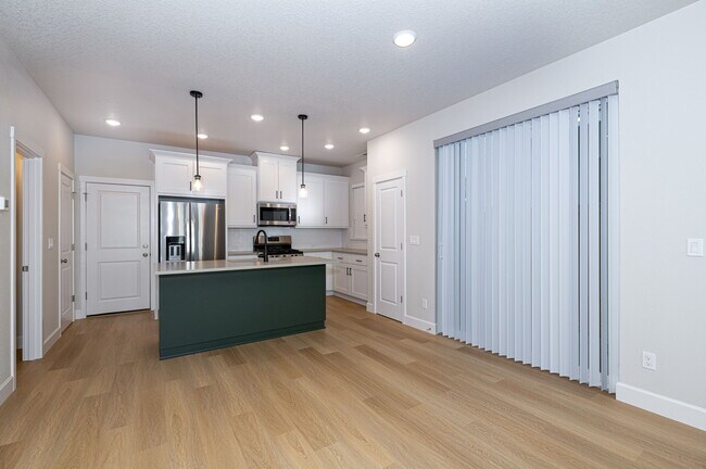 Building Photo - 4254 SE 69th Ave