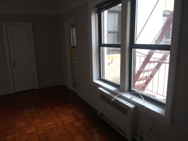 Floorplan - 2160 Caton Ave