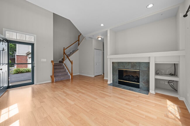 Building Photo - 2218 Rockefeller Dr