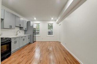 Building Photo - 37 Logan Ave